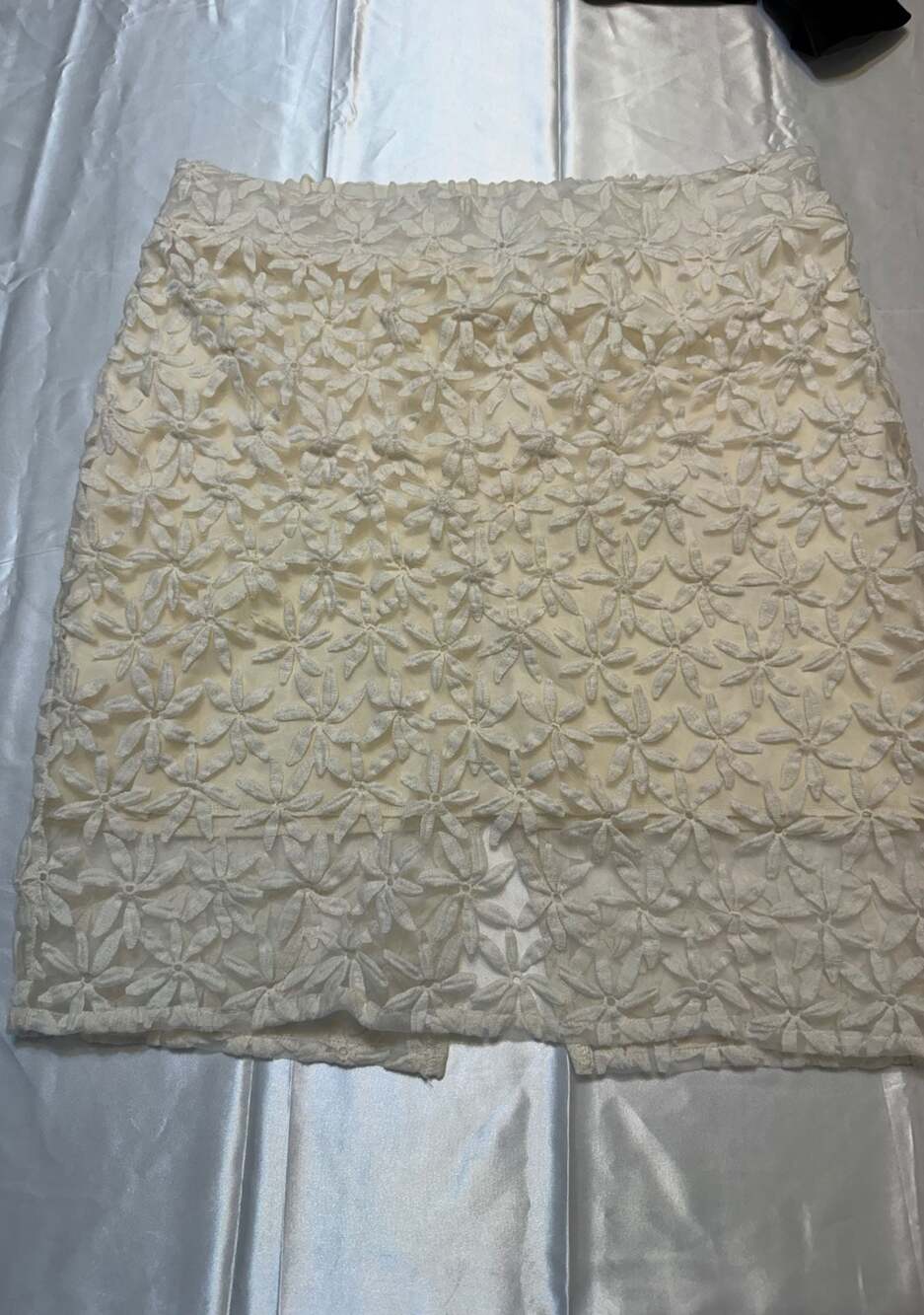 Maurices Ivory White Floral Lace 3D Applique Pencil Skirt Size XL